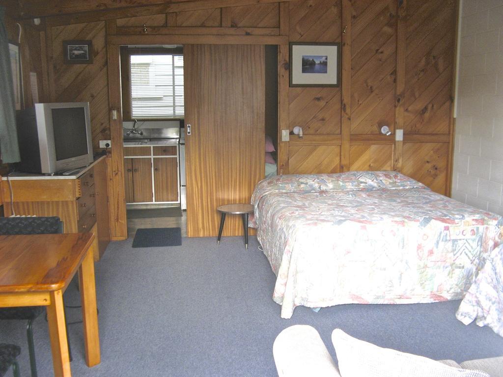 Tongariro River Motel Turangi Extérieur photo
