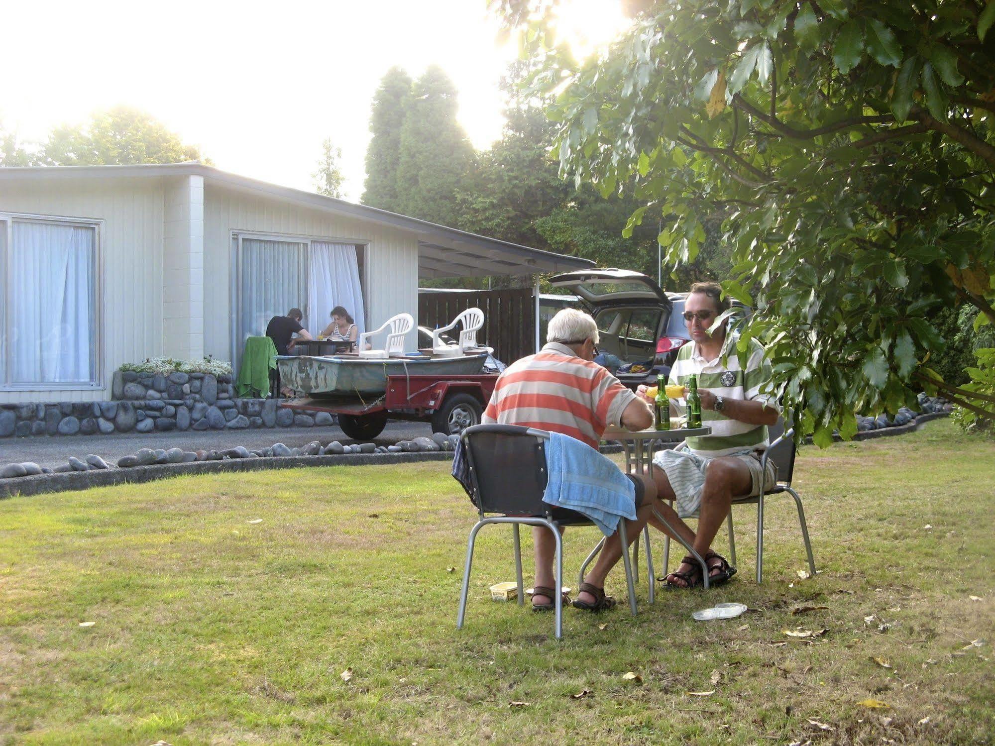 Tongariro River Motel Turangi Extérieur photo